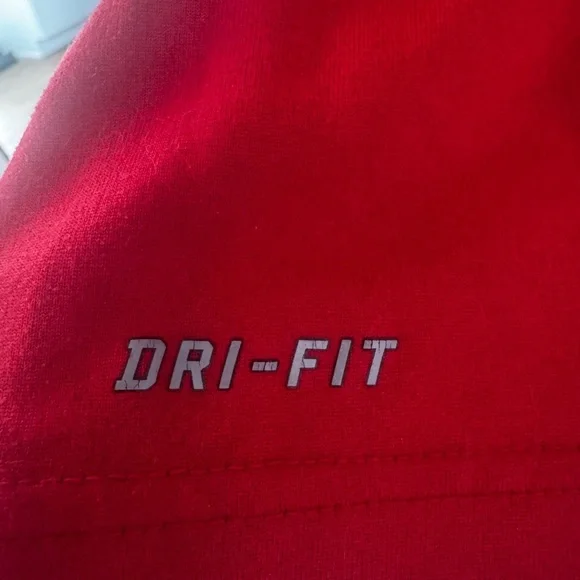 Nike Canada Hockey Red Maple Leaf Logo Dri-Fit Tee Medium - Picture 5 of 5